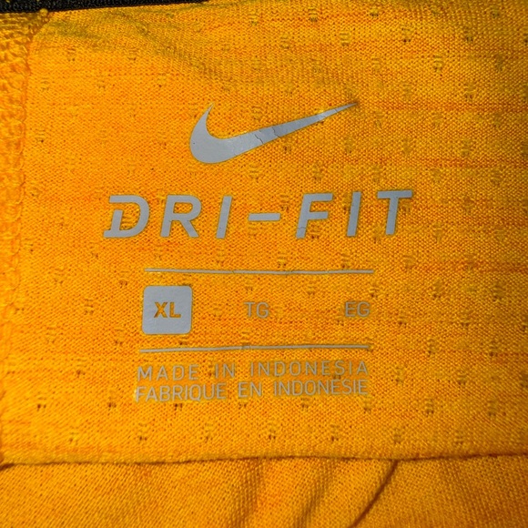 Nike Men's Yellow Dri-Fit Michigan T-Shirt XL NWOT - Picture 4 of 5